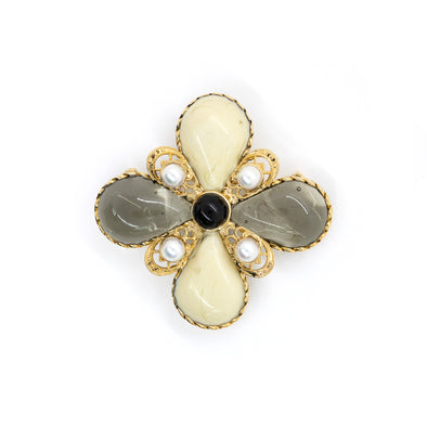 Broche Croix (White & Grey) with Akyoa Pearls